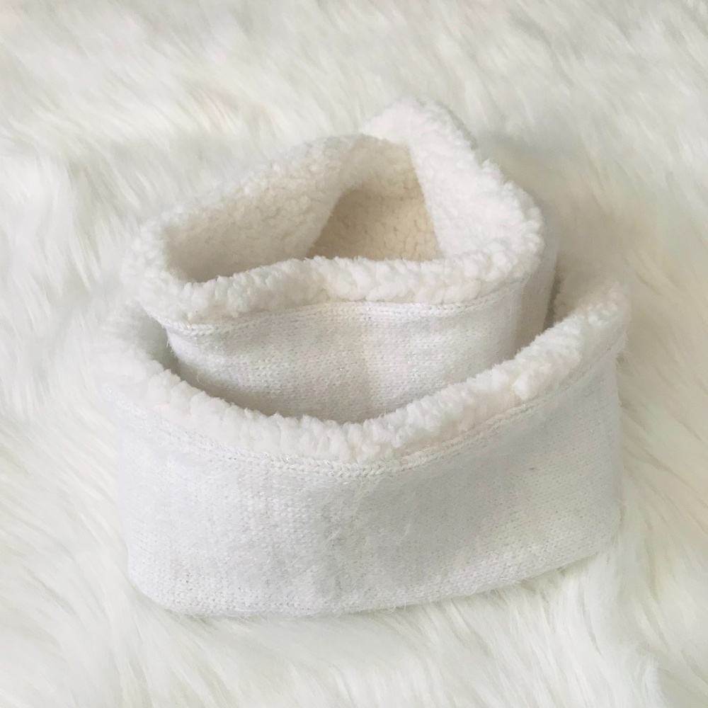 Abercrombie Kids White Metallic Infinity Scarf